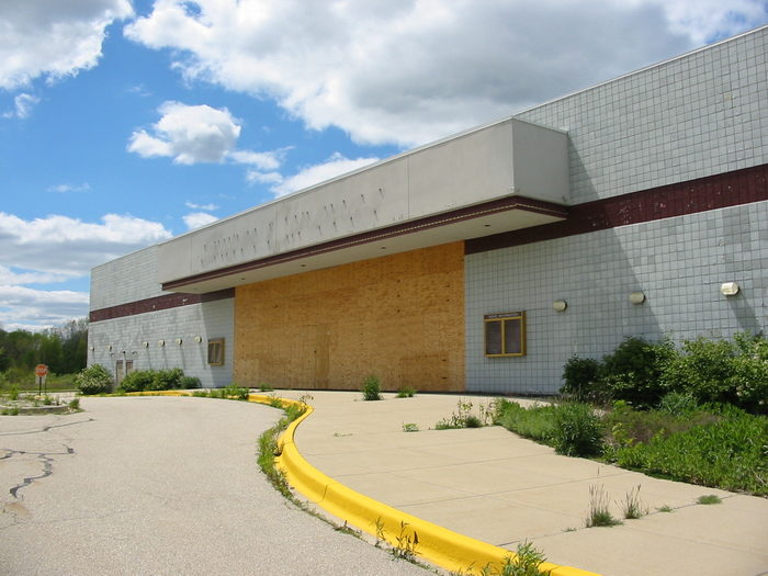 Super Cinemas - May 2002 (newer photo)